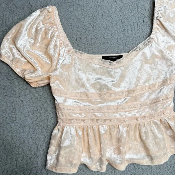 Forever 21 cream velvet peplum top puff sleeve romantic coquette blouse size M - Picture 2 of 5
